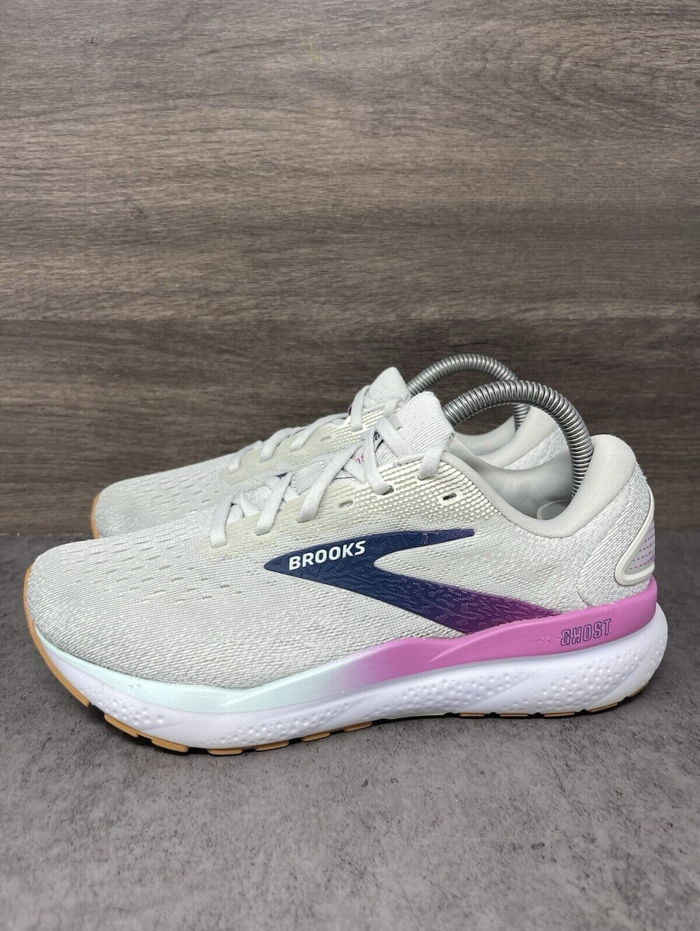 Brooks Ghost 16 White Pink Blue Size 7.5 Wide Womens Running Shoes